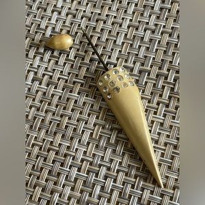 Bakelite lapel/hat pin